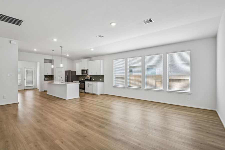 Spacious, unfurnished interior of a new home in Riviera Pines - Premier Series, Huffman (Image 43).