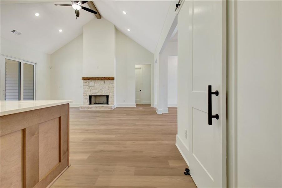 Spacious, unfurnished interior of a new home in , Luthersville (Image 28).