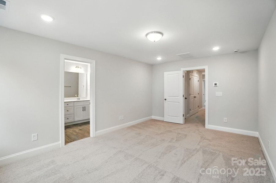 Spacious, unfurnished interior of a new home in Harrisburg Village Townhomes, Harrisburg (Image 35). Spacious, unfurnished interior of a new home in Harrisburg Village Townhomes, Harrisburg (Image 35).
