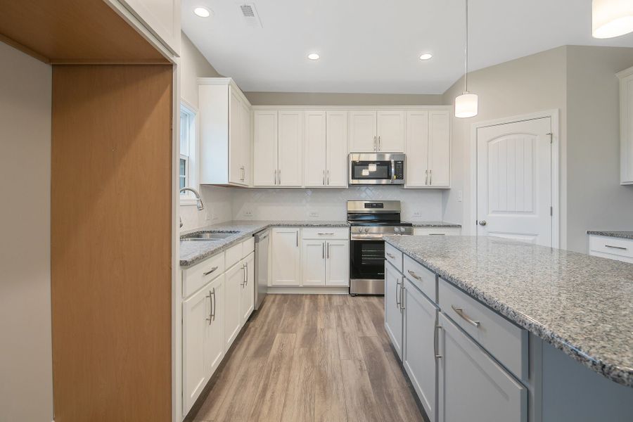 Representative furnished interior of a home built from the Drayton by Caviness & Cates Communities in Maggie Way, Wendell (Image 30).
