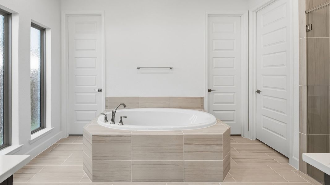 Furnished interior view inside a new home in Eliana, McKinney (Image 14).