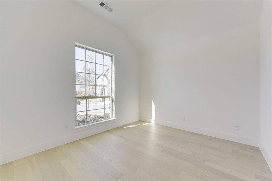 Spacious, unfurnished interior of a new home in BridgeWater, Midlothian (Image 14).