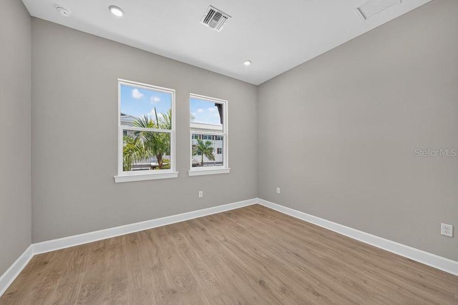 Spacious, unfurnished interior of a new home in Seahaven, Punta Gorda (Image 23). Spacious, unfurnished interior of a new home in Seahaven, Punta Gorda (Image 23).