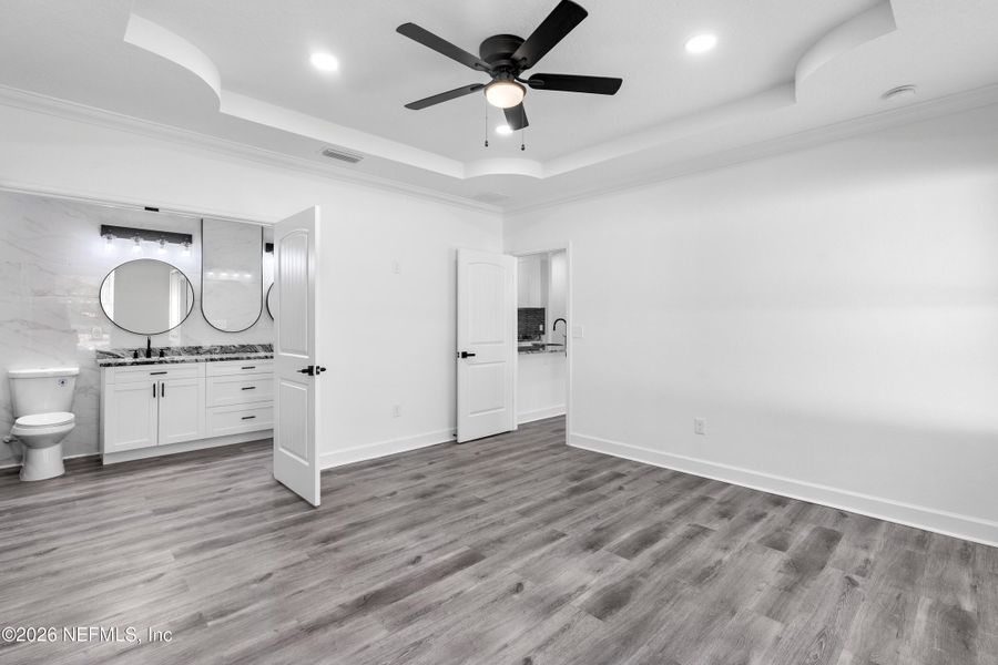 Spacious, unfurnished interior of a new home in , Jacksonville (Image 17).