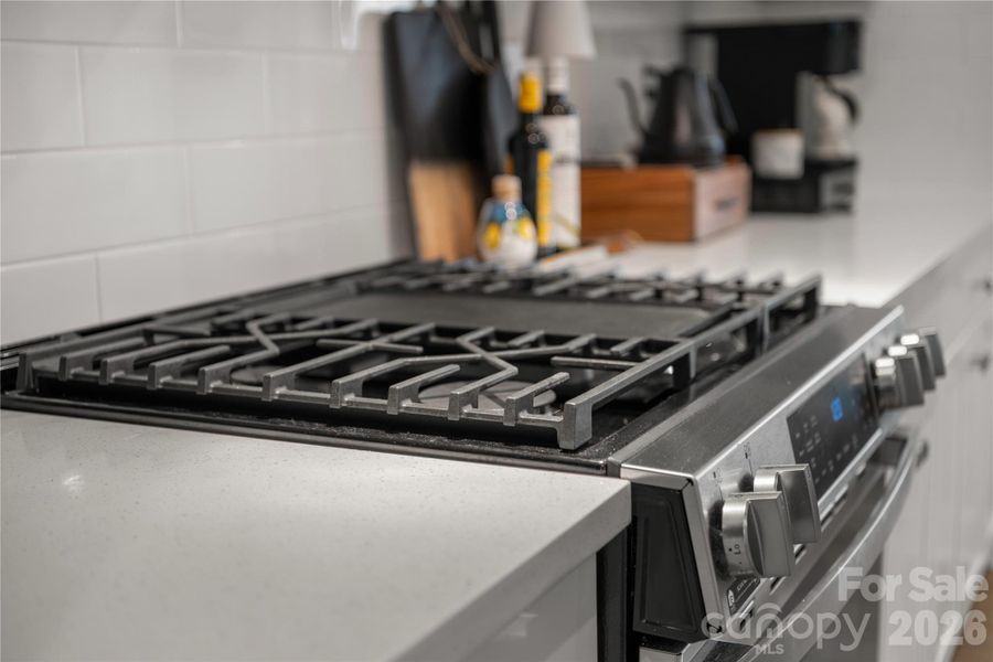 Gas Cooktop and Convection Oven Gas Cooktop and Convection Oven