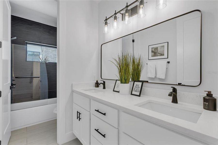 Furnished interior view inside a new home in , Orlando (Image 44).