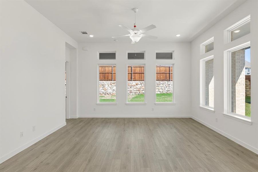 12. 7104 Bergamot - Family