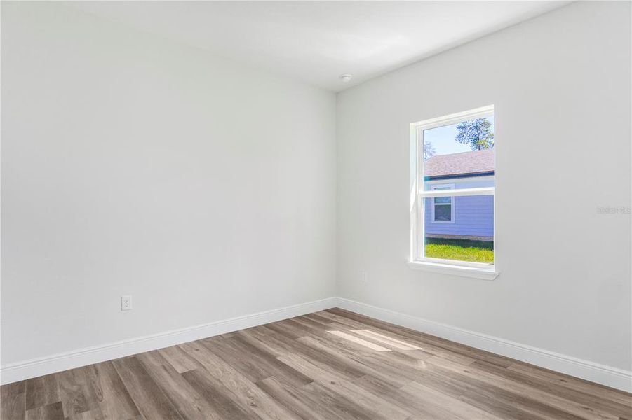 Spacious, unfurnished interior of a new home in , Ocala (Image 16).