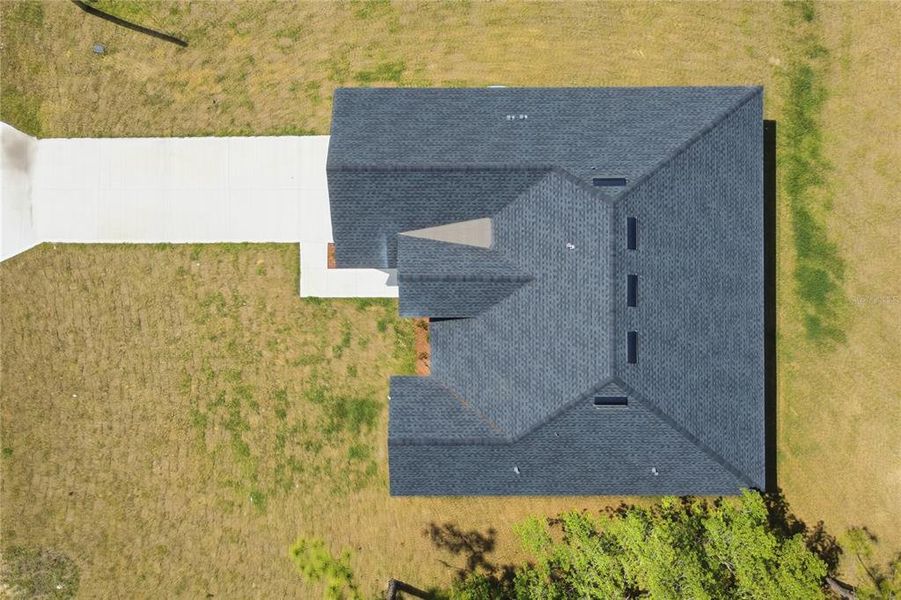 Exterior details and patio area of a home in , Dunnellon (Image 4).