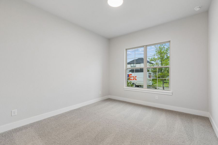 Spacious, unfurnished interior of a new home in Painted Tree Lakeside, McKinney (Image 33).