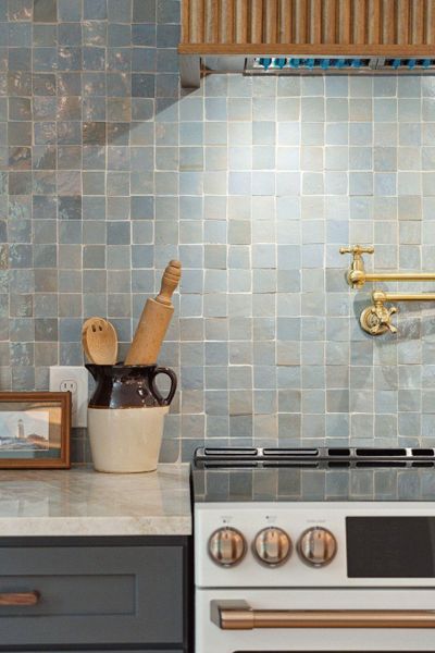 Close-up of interior finishes inside a home in , Folly Beach (Image 20).