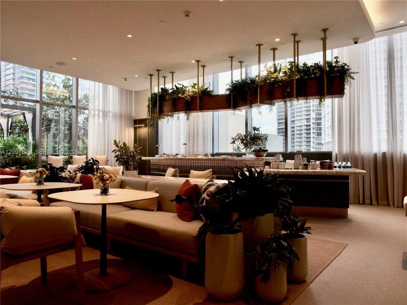 Community amenities in , Miami (Image 31).