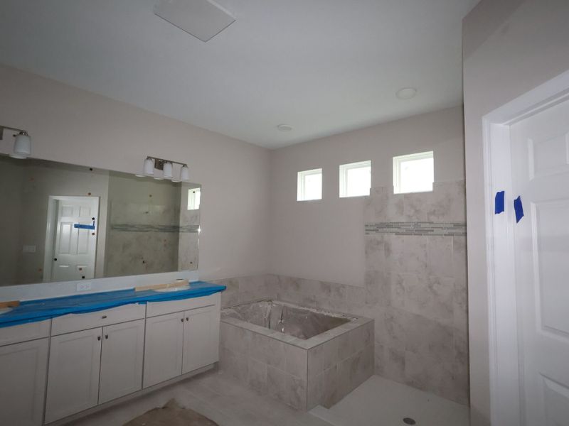 Owner's Bathroom Owner's Bathroom