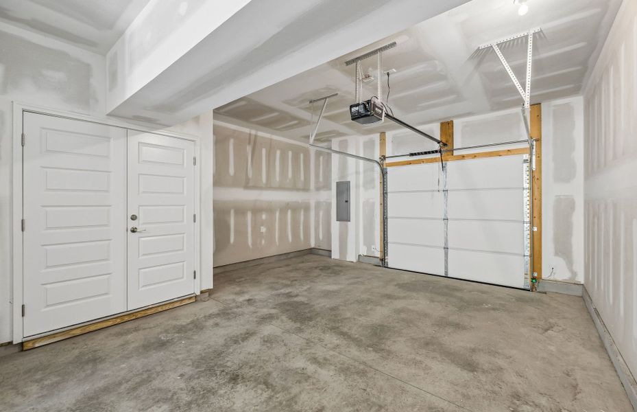 Spacious, unfurnished interior of a new home in Skyline, Nashville (Image 18). Spacious, unfurnished interior of a new home in Skyline, Nashville (Image 18).
