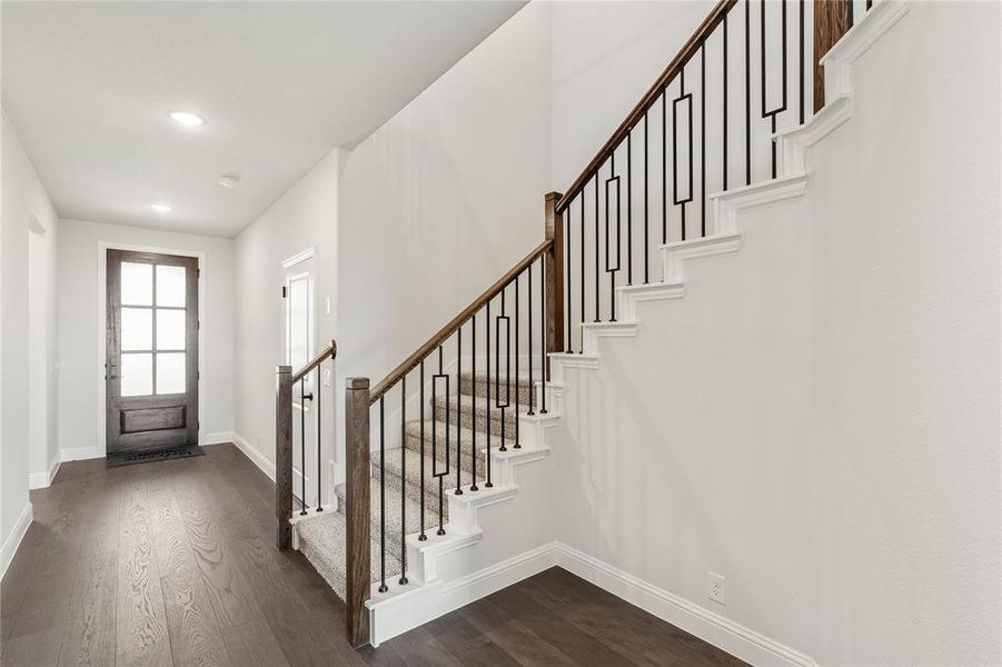 Spacious, unfurnished interior of a new home in Chaparral Park, Oak Point (Image 19). Spacious, unfurnished interior of a new home in Chaparral Park, Oak Point (Image 19).