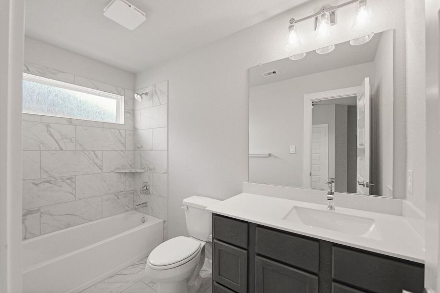 Furnished interior view inside a new home in Briarwood Crossing, Rosenberg (Image 9).