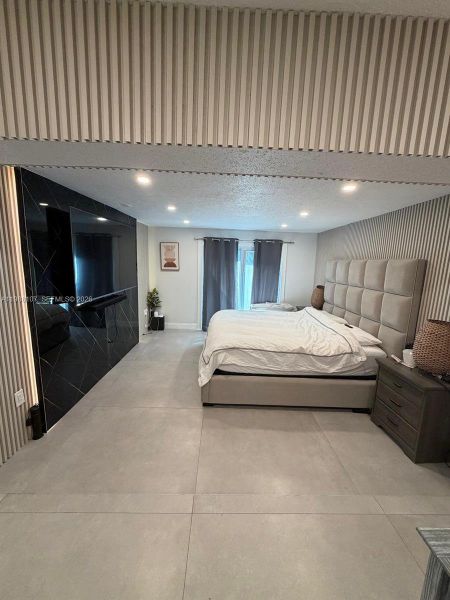 Furnished interior view inside a new home in , Fort Lauderdale (Image 7).