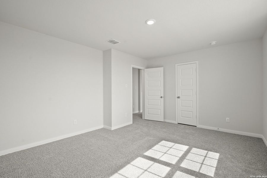 Spacious, unfurnished interior of a new home in Swenson Heights, Seguin (Image 25).