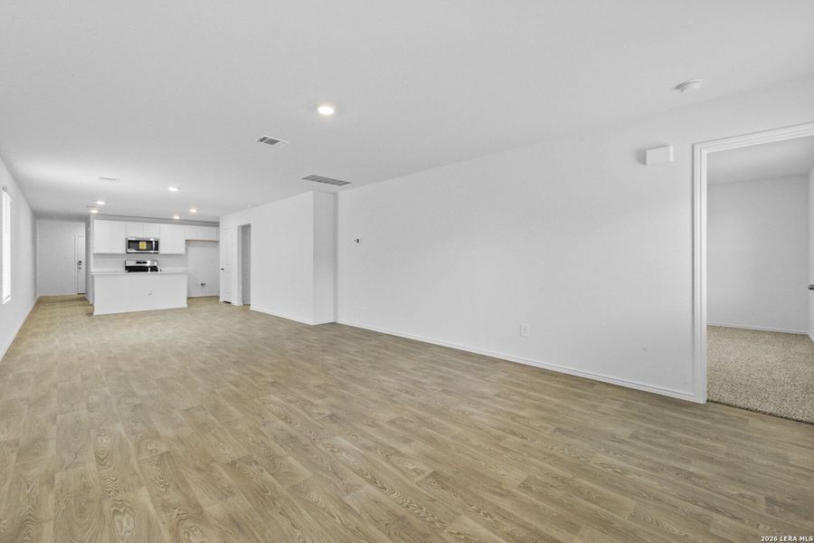 Spacious, unfurnished interior of a new home in Hickory Ridge, Elmendorf (Image 21). Spacious, unfurnished interior of a new home in Hickory Ridge, Elmendorf (Image 21).