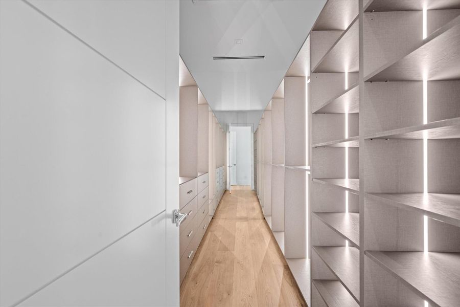 Spacious, unfurnished interior of a new home in , Boca Raton (Image 37).