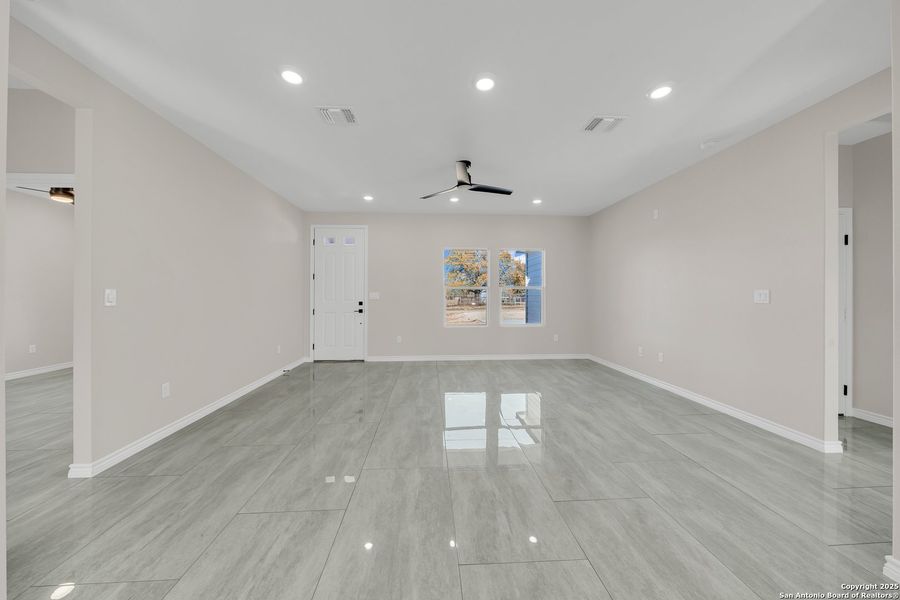 Spacious, unfurnished interior of a new home in , Natalia (Image 22).