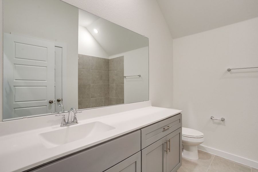 Representative furnished interior of a home built from the Edgewood by Graham Hart Home Builder in Bear Ridge, Burleson (Image 11). Representative furnished interior of a home built from the Edgewood by Graham Hart Home Builder in Bear Ridge, Burleson (Image 11).