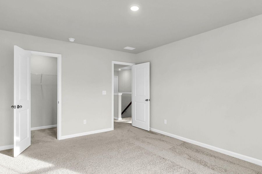 Spacious, unfurnished interior of a new home in Wildcat Chase, Summerville (Image 22).