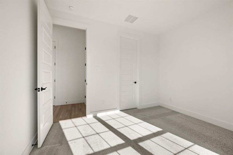 Spacious, unfurnished interior of a new home in Rocky Top Ranch, Reno (Image 36).