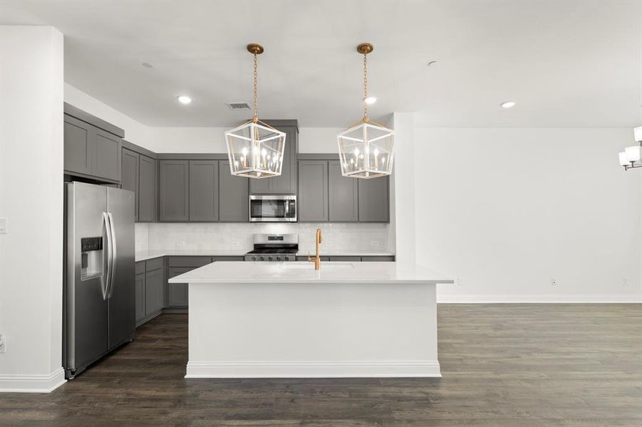 07. 2527 Huxley - Kitchen 07. 2527 Huxley - Kitchen