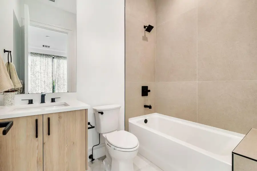 Furnished interior view inside a new home in , West Palm Beach (Image 12).