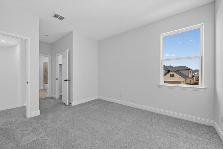 Spacious, unfurnished interior of a new home in The Ridge at Northlake, Northlake (Image 31).
