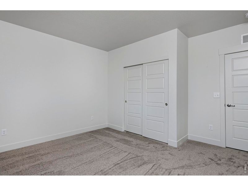 Spacious, unfurnished interior of a new home in Sonders, Fort Collins (Image 19).