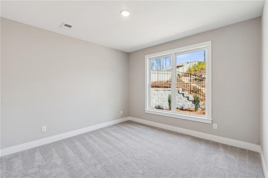 Spacious, unfurnished interior of a new home in Ellis, Marietta (Image 15).