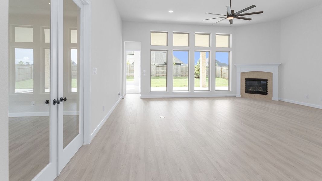 Spacious, unfurnished interior of a new home in Evergreen, Conroe (Image 21). Spacious, unfurnished interior of a new home in Evergreen, Conroe (Image 21).