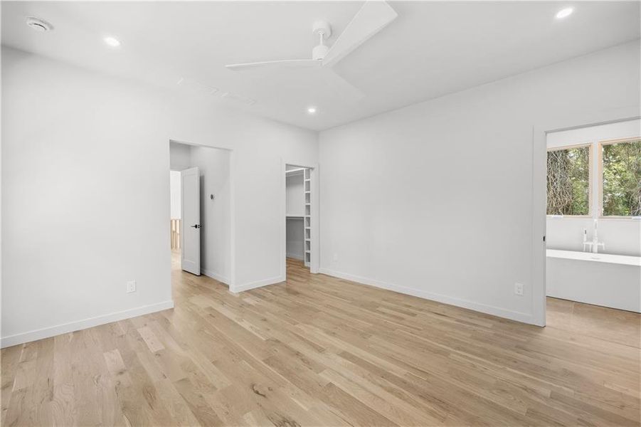 Spacious, unfurnished interior of a new home in , Atlanta (Image 15).