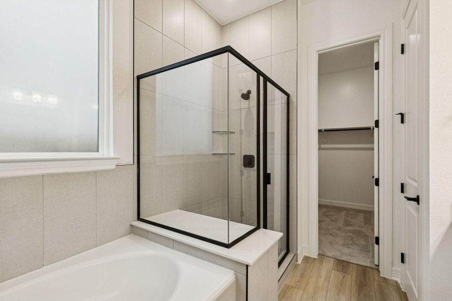 Furnished interior view inside a new home in Valencia, Manvel (Image 6).