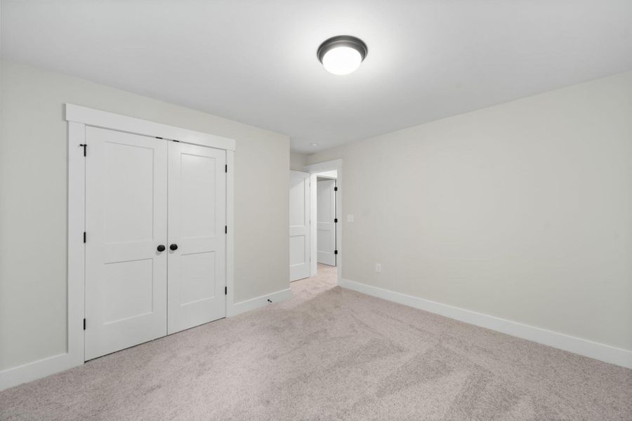 Spacious, unfurnished interior of a new home in Harbor Crossing, Greensboro (Image 23).