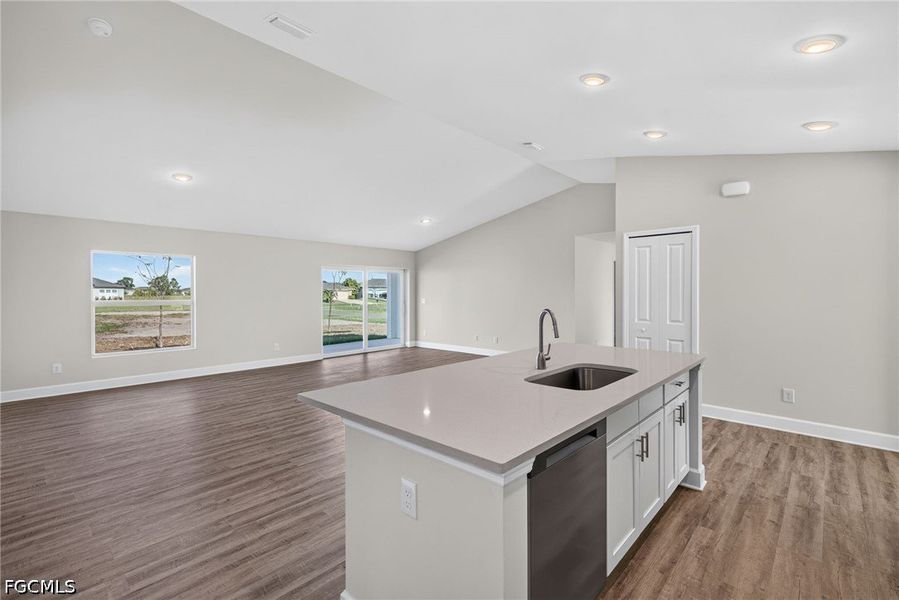 Image 31 of a home in Cape Coral. Image 31 of a home in Cape Coral.