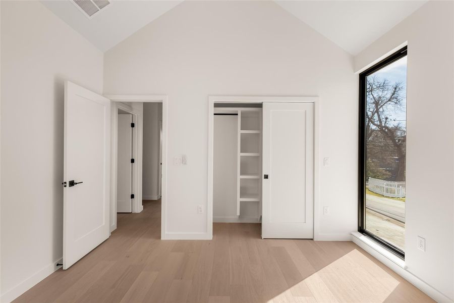 Spacious, unfurnished interior of a new home in , Austin (Image 24).