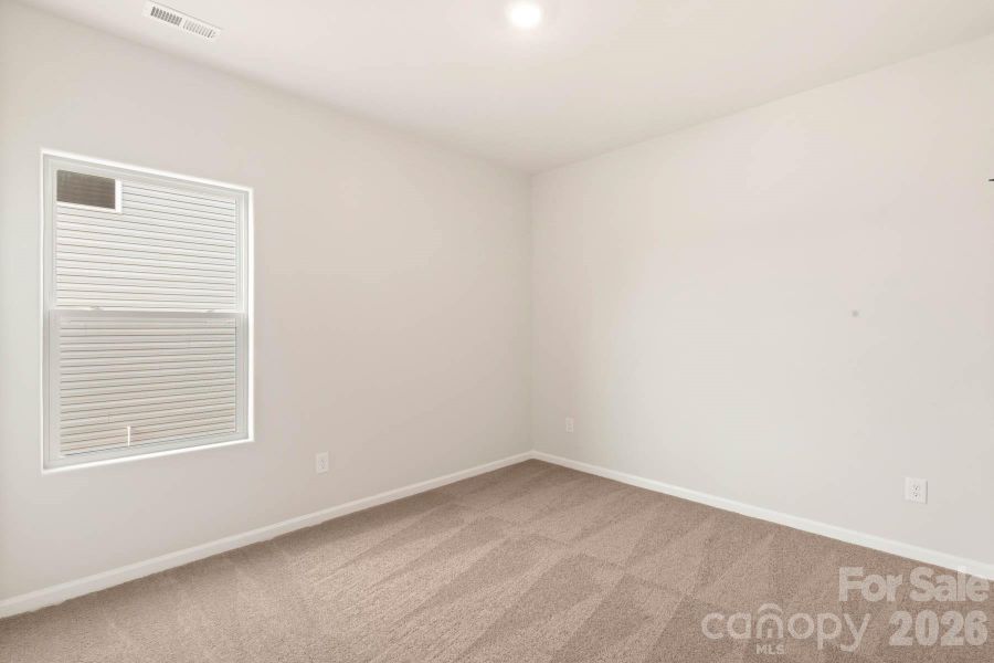 Spacious, unfurnished interior of a new home in Stagecoach Station, Gastonia (Image 7).
