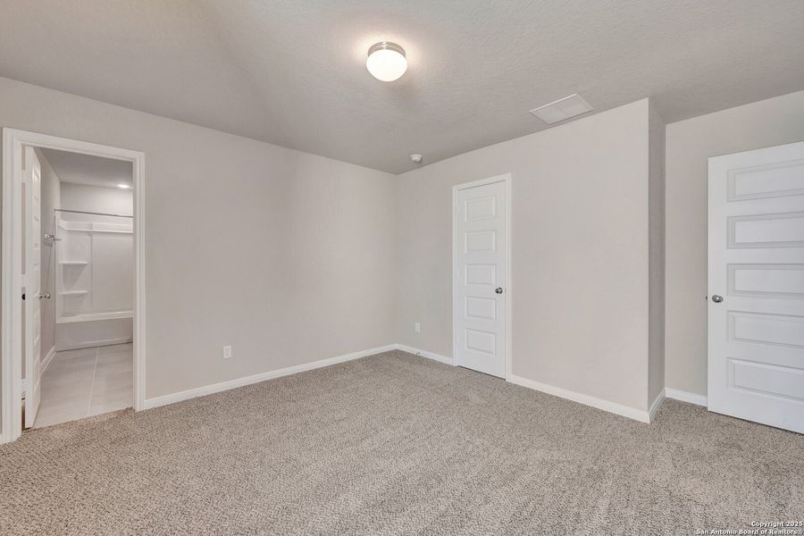 Spacious, unfurnished interior of a new home in Paloma Park, Converse (Image 42).