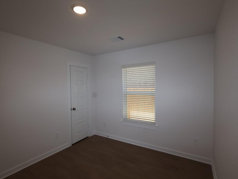 Spacious, unfurnished interior of a new home in Sorella, Tomball (Image 22).