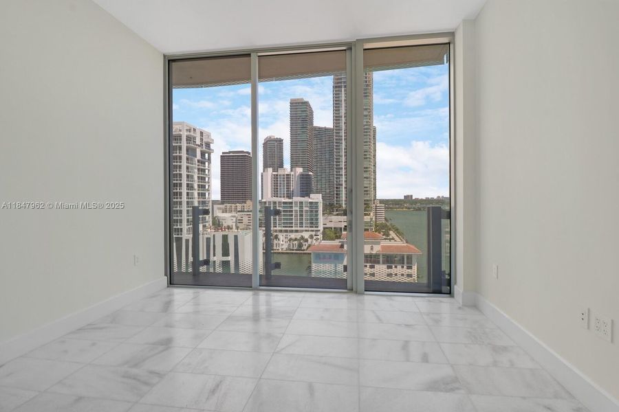 Spacious, unfurnished interior of a new home in , Miami (Image 37).