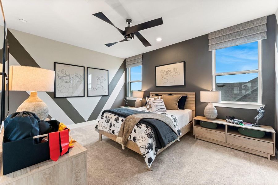 Enormous upstairs Bedroom Enormous upstairs Bedroom