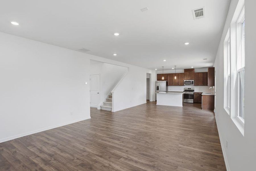 Spacious, unfurnished interior of a new home in Falls Creek, Flowery Branch (Image 33).