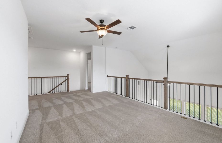 Spacious, unfurnished interior of a new home in Santa Rita Ranch, Liberty Hill (Image 41).