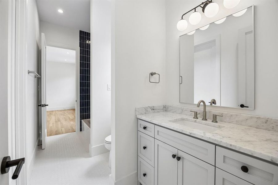 Furnished interior view inside a new home in , Dallas (Image 32).