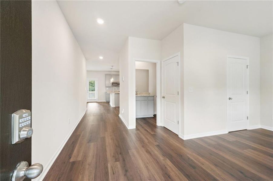 Spacious, unfurnished interior of a new home in The Woodlands Preserve, Jackson (Image 22).