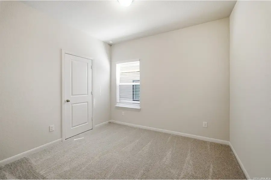 Spacious, unfurnished interior of a new home in Laurel Vistas, San Antonio (Image 27). Spacious, unfurnished interior of a new home in Laurel Vistas, San Antonio (Image 27).