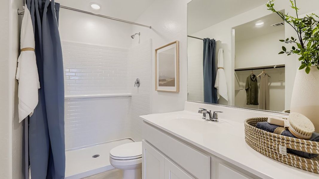 2570 Aster Owners Bath 1of2 F1 2570 Aster Owners Bath 1of2 F1